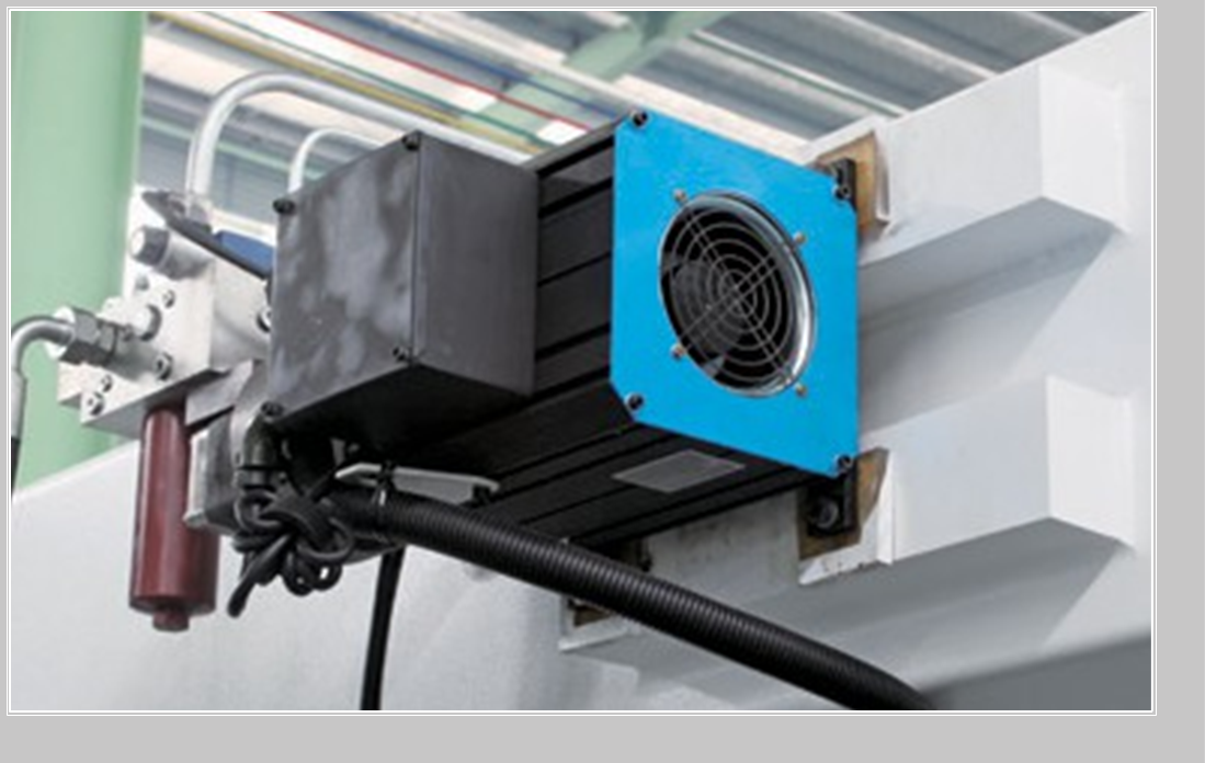 Động cơ chính servo