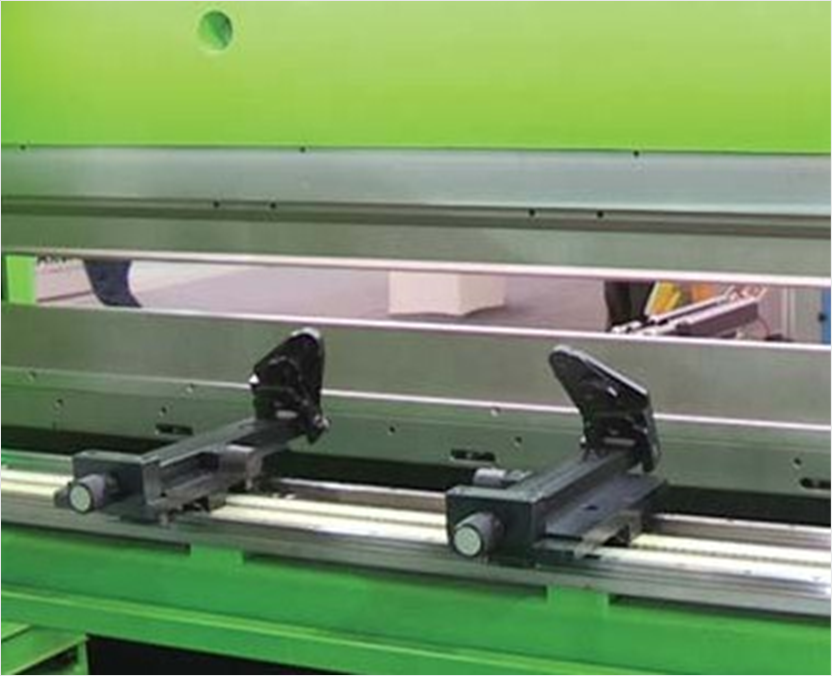 Phụ kiện lựa chọn của máy chấn tôn Servo Ermaksan dòng GP FX Servo series • Khe hở tùy chọn • Tùy chọn cữ chặn phôi một trục, 2 trục, 6 trục • Tùy chọn giá đỡ khuôn trên cùng loại WILA NSCL • Giá đỡ khuôn loại WILA NSCR • Hệ thống bù trừ lực có động cơ/Motorized crowning • Hệ thống dẫn hướng chấn thanh LED • Bảo vệ mặt trước bằng Laser AKAS • Bảo vệ mặt trước bằng Laser DSP • Hệ thống hỗ trợ tấm AP3 + AP4 • Hệ thống hỗ trợ tấm phía sau • Tay bảng điều khiển tùy chọn • Bộ điều khiển; ER TOUCH PROFESSIONAL, Delem 69T, Cybelec Modeva 19T