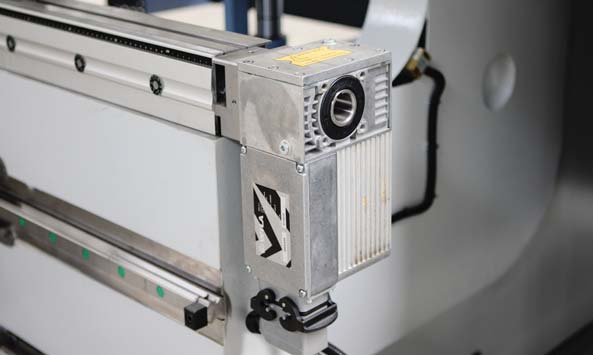 Đặc điểm máy chấn tôn thủy lực Ermaksan dòng PB FALCON series