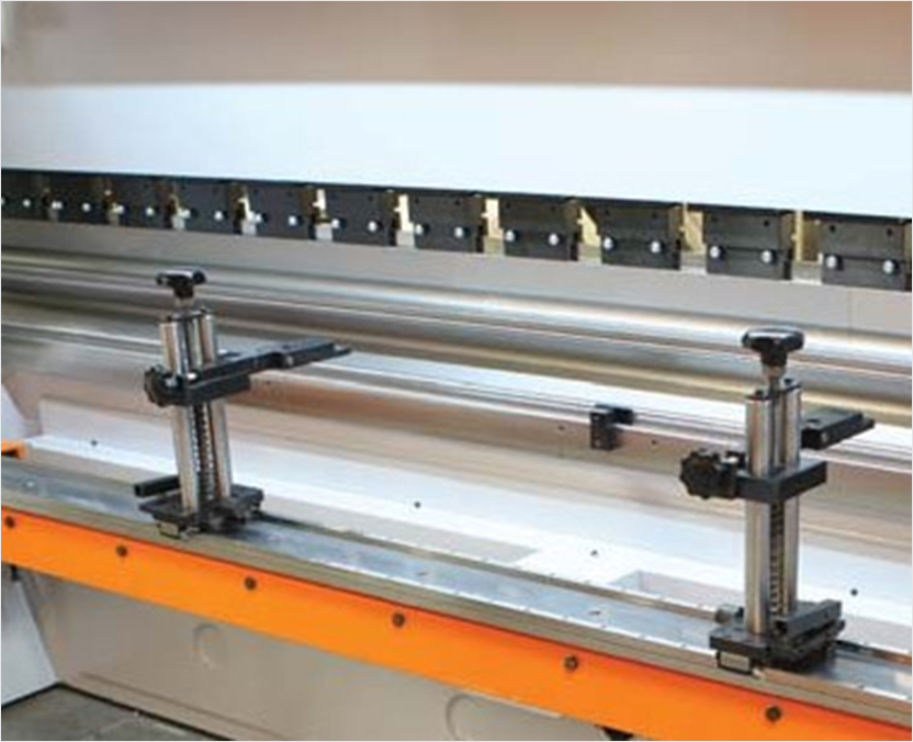 Phụ kiện tiêu chuẩn của máy chấn tôn thủy lực Ermaksan dòng PB PRO series