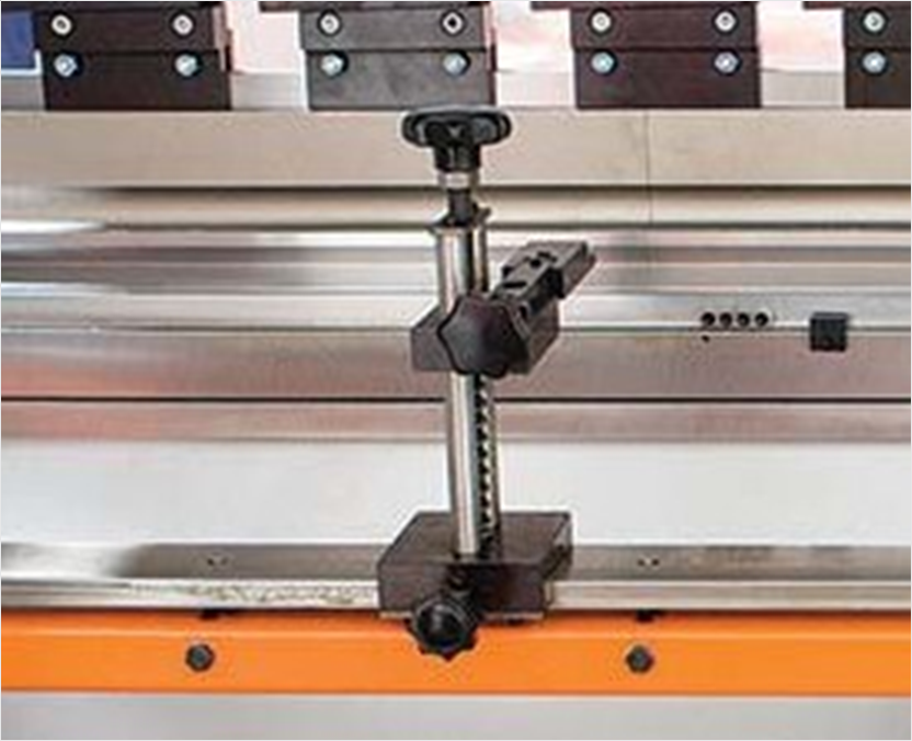 Phụ kiện tiêu chuẩn của máy chấn tôn thủy lực Ermaksan dòng PB PRO series