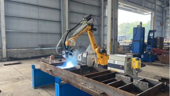Ứng dụng máy khoan cần trong gia công dầm thép kết cấu